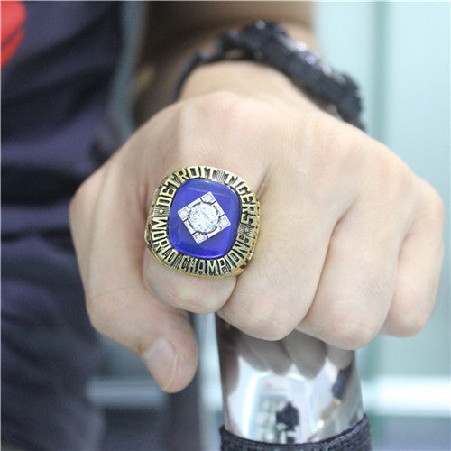 Detroit Tigers 1984 World Series MLB Championship Ring With Blue Sapphire