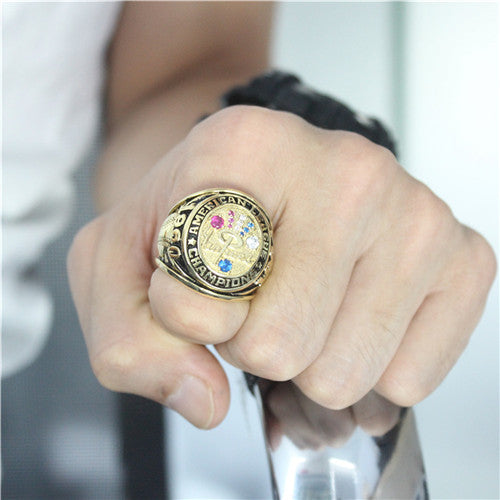 New York Yankees 1960 American League Championship Ring with Red Ruby and Blue Sapphire